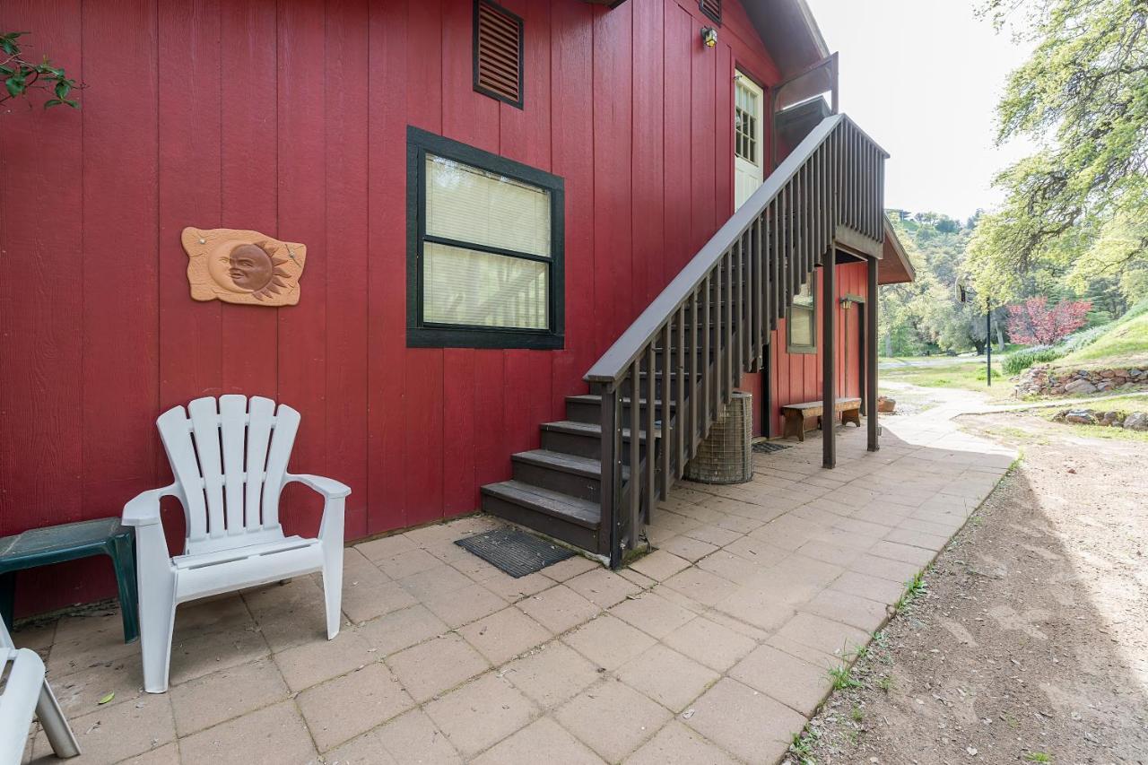 Homestead Cottages Ahwahnee Exterior photo
