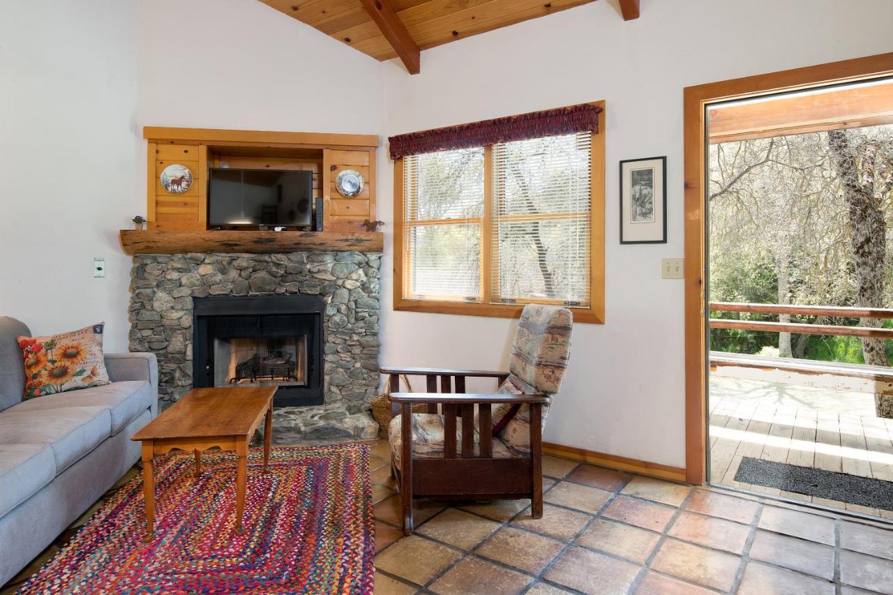Homestead Cottages Ahwahnee Exterior photo